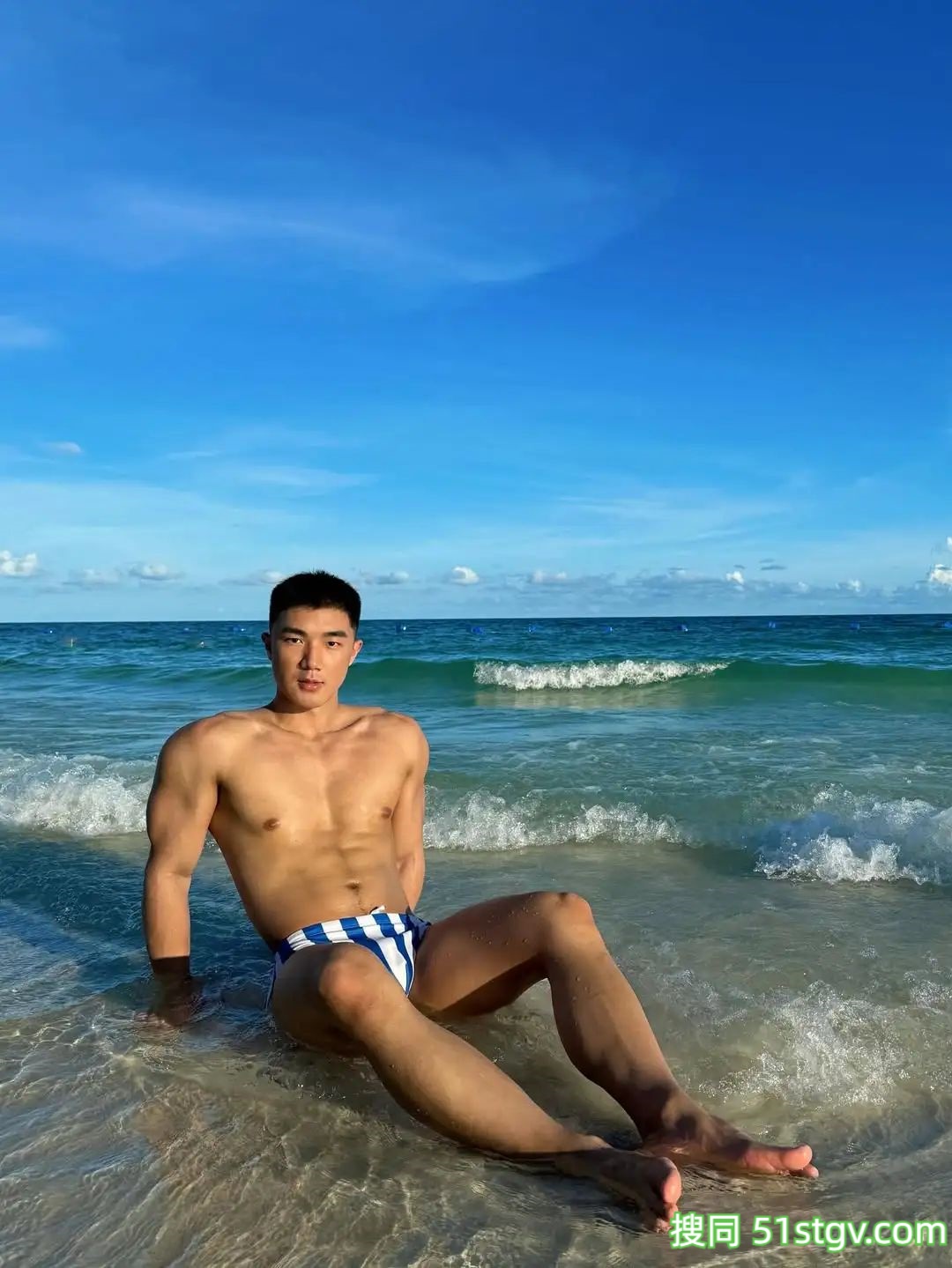 黑皮肉壮小哥哥 - 51虹马