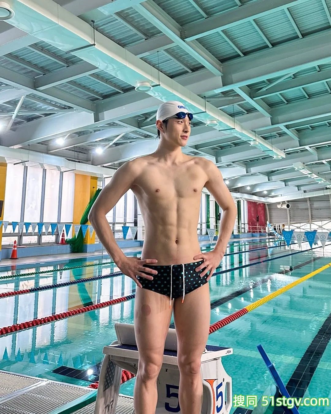 长腿小哥哥,游泳运动员-51虹马