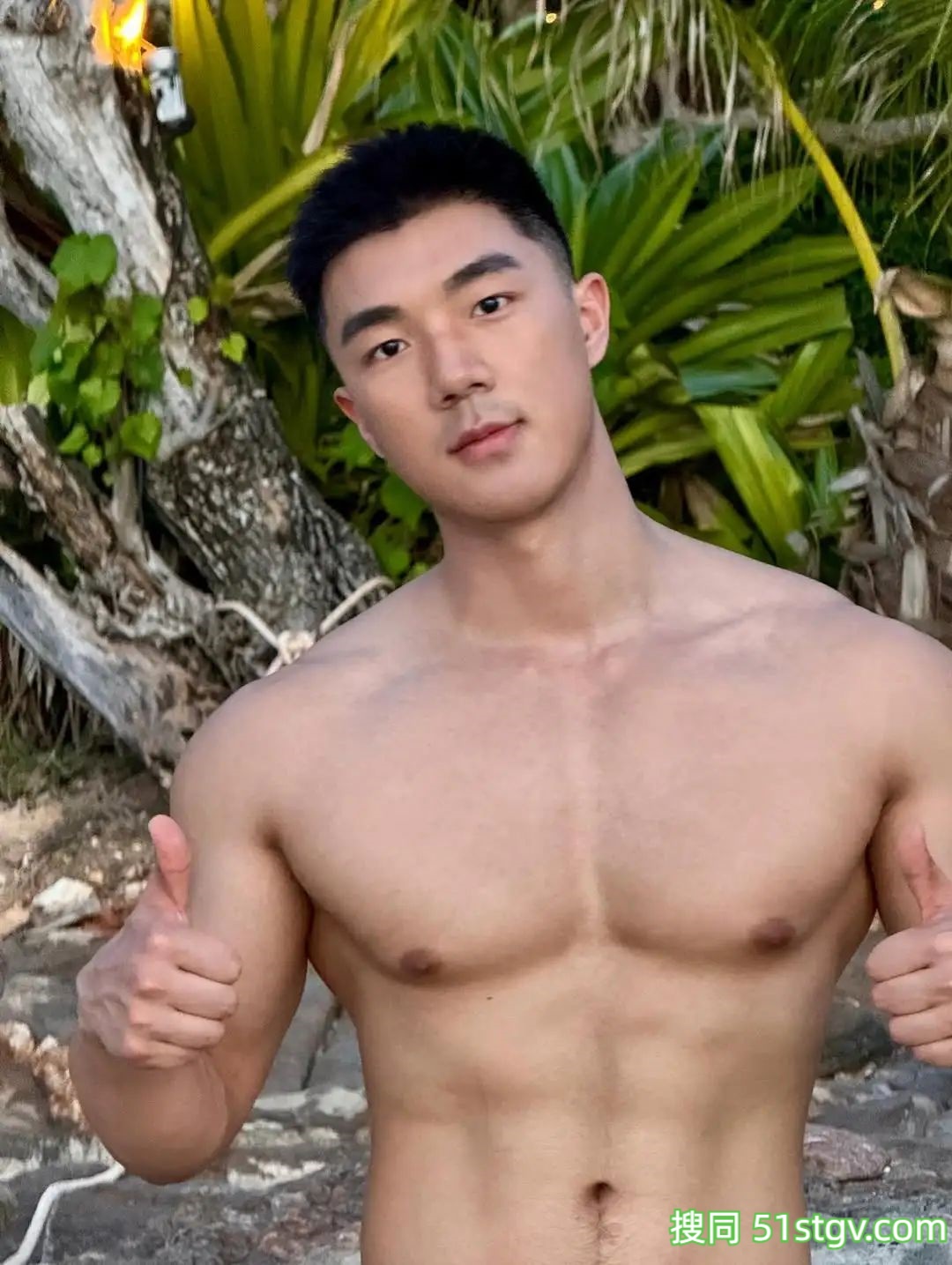 黑皮肉壮小哥哥 - 51虹马