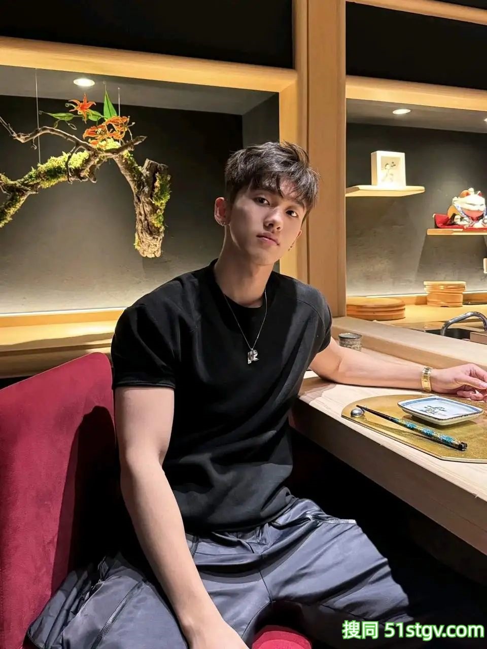 小奶狗有大肌肉 - 51虹马