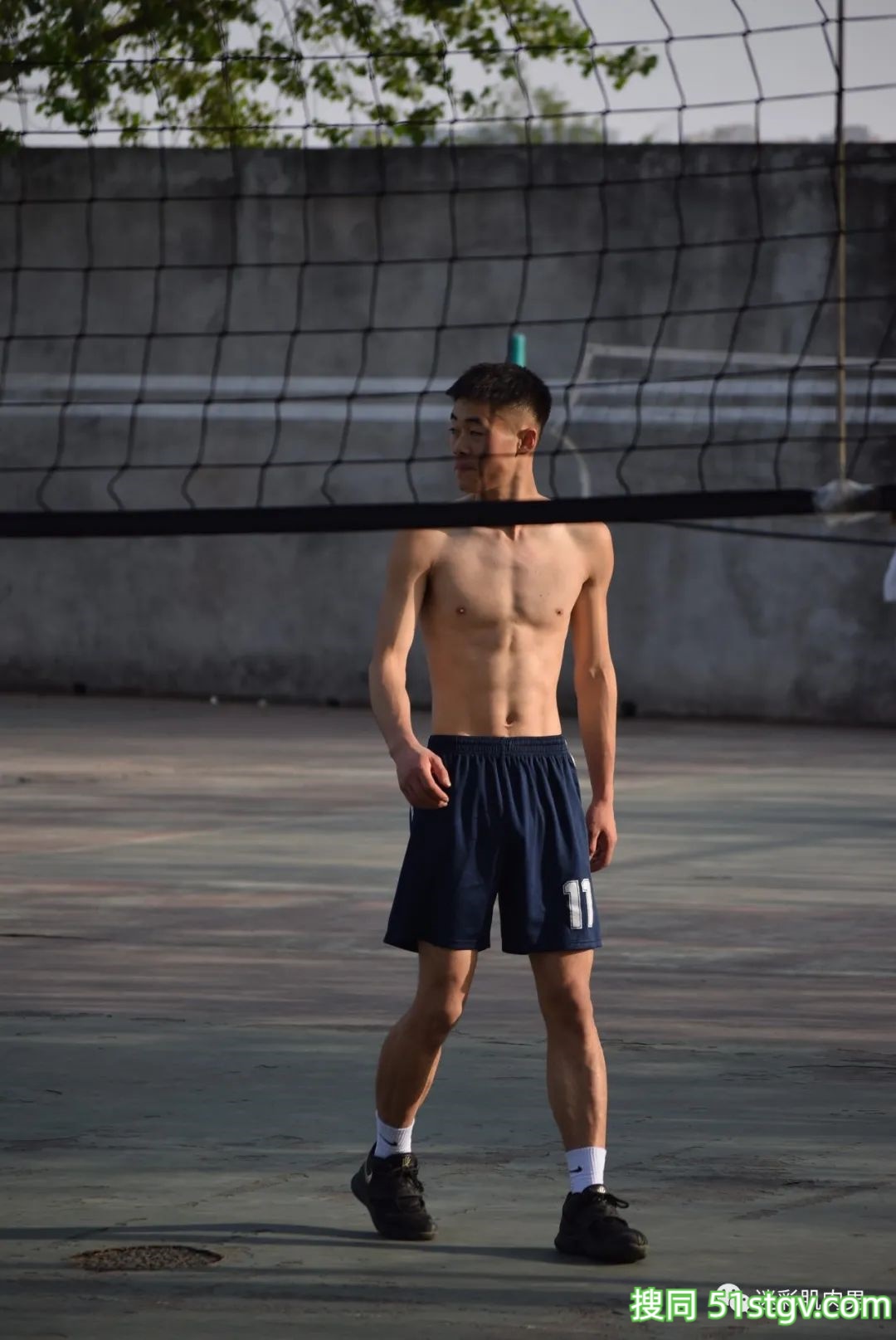 操场上打球扒衣服的体育生! - 51虹马 操场上打球扒衣服的体育生! - 51虹马