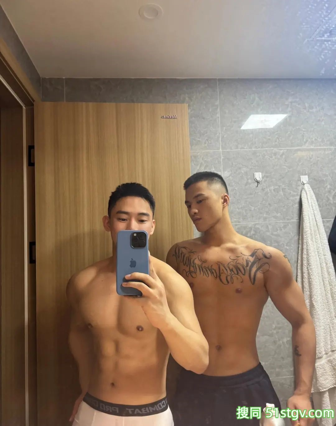 黑皮粗壮的体育生 - 51虹马