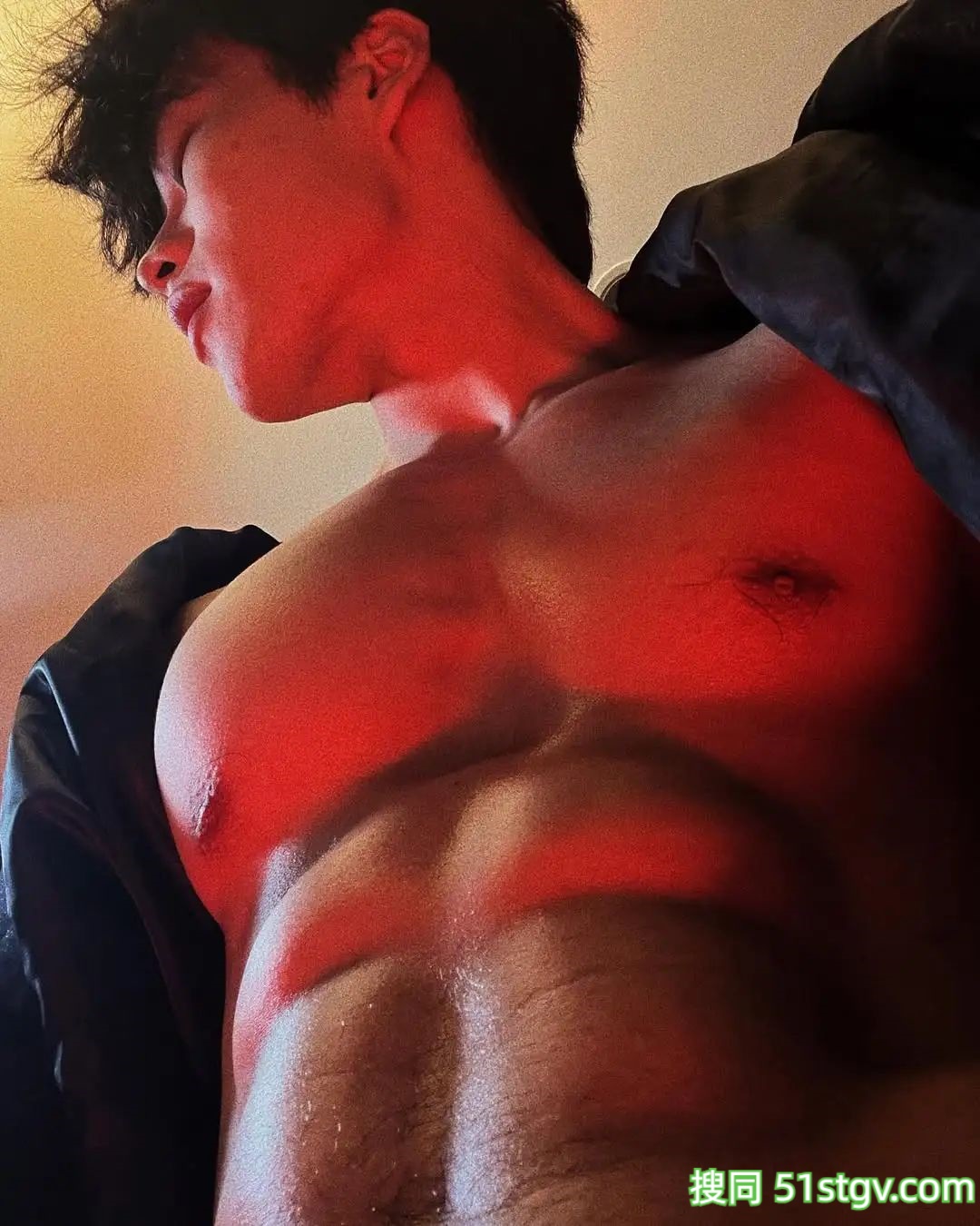 可狼可奶的腹肌哥哥可以嘛 - 51虹马