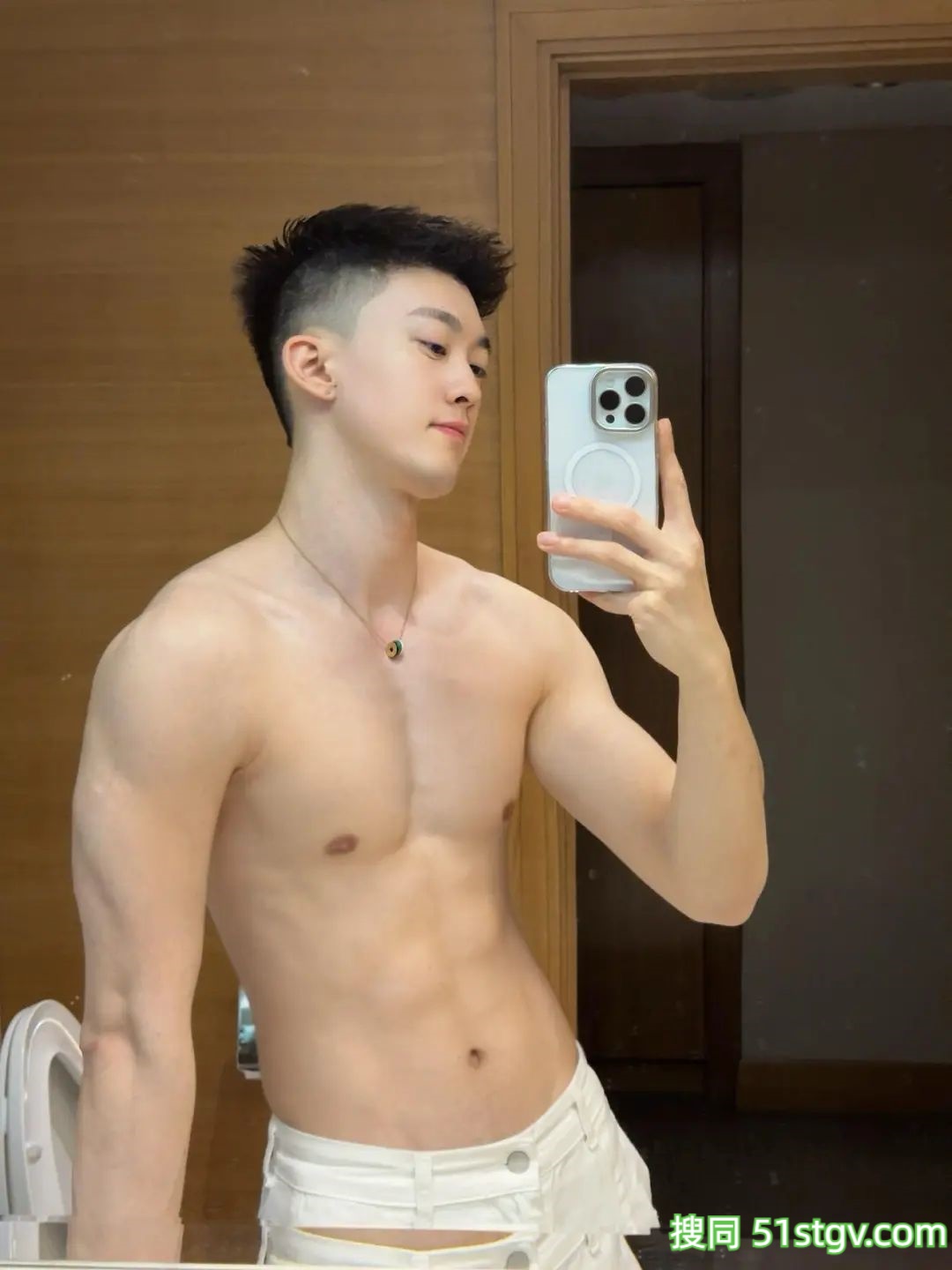 奶香奶香的帅哥哥 - 51虹马