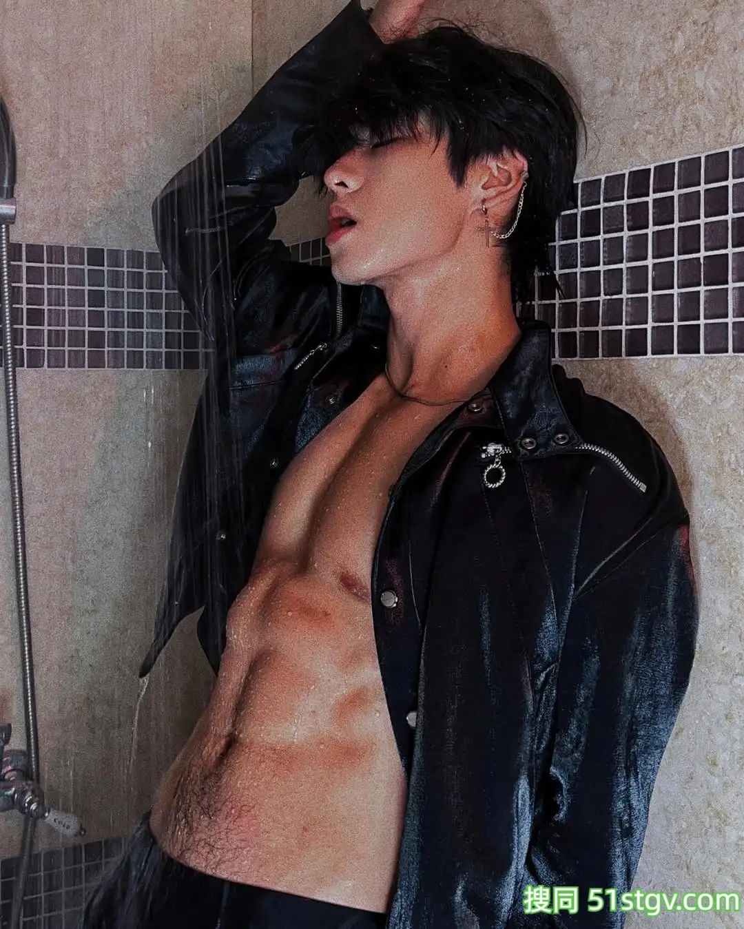 可狼可奶的腹肌哥哥可以嘛 - 51虹马