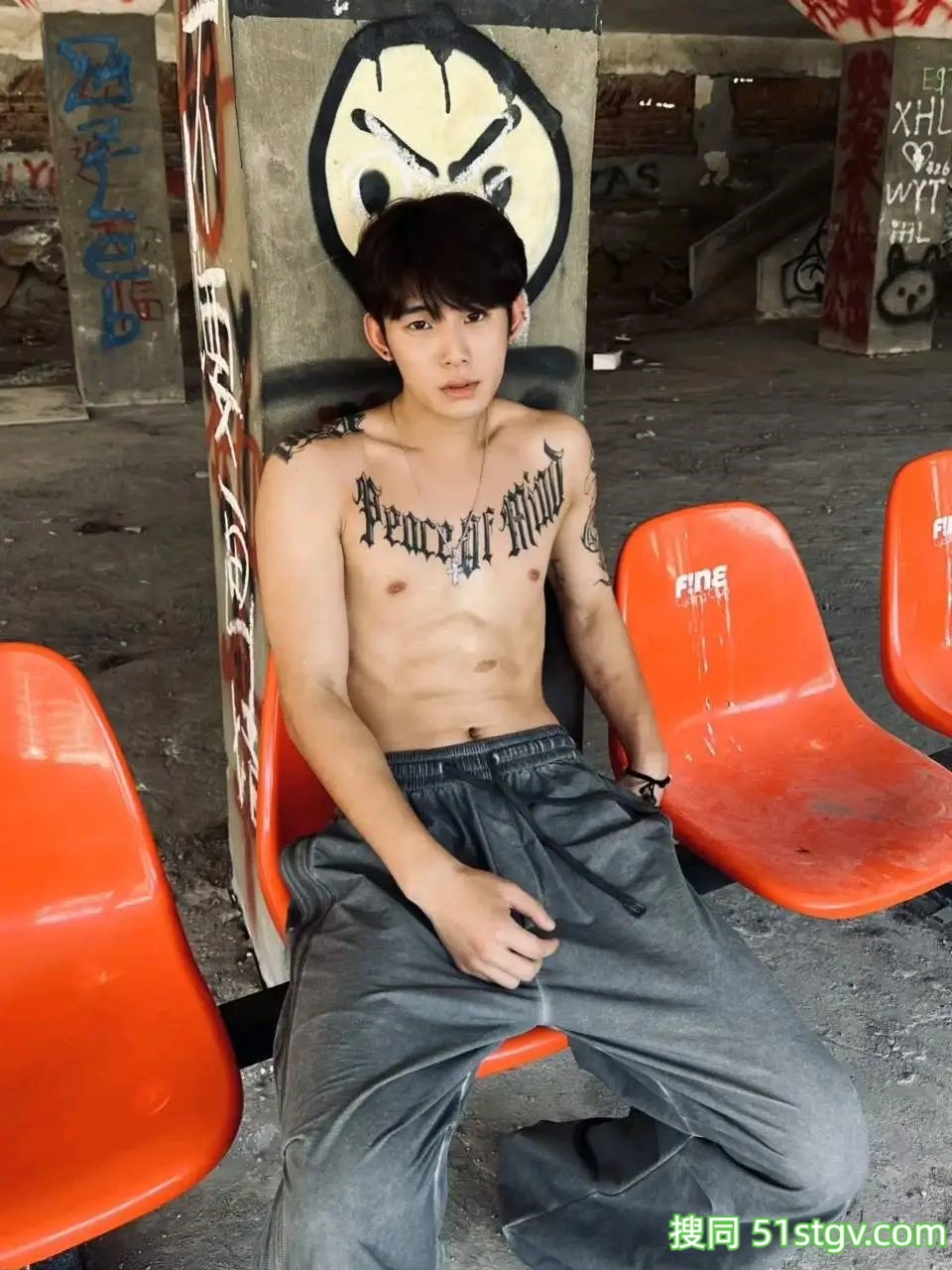 痞帅，薄肌小哥哥，好帅好爽 - 51虹马