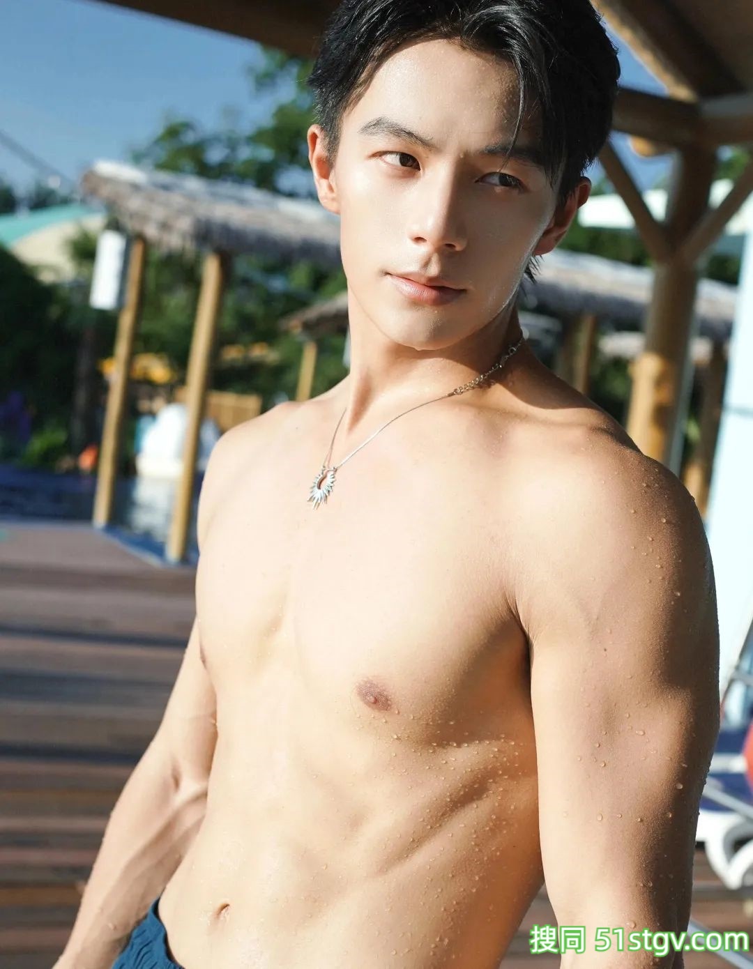 32岁山东鲜嫩帅哥，性感腹肌子弹肌，宽肩窄腰嘎嘎猛，又纯又欲惹人爱 - 51虹马