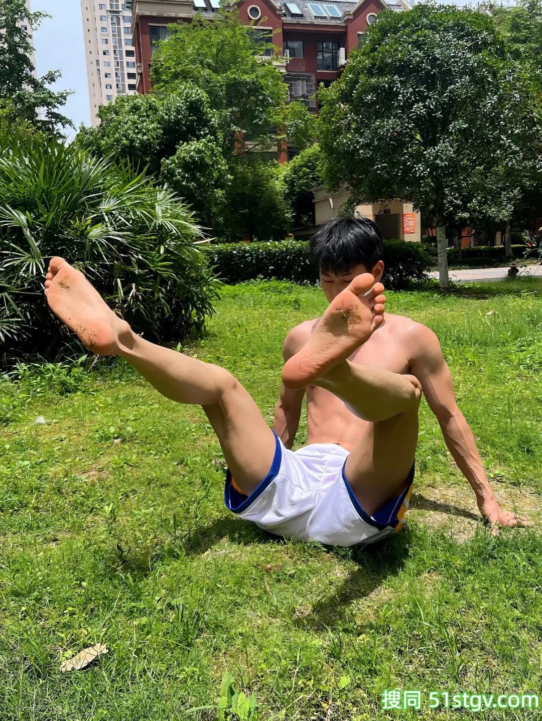 瘦瘦的小帅哥 - 51虹马