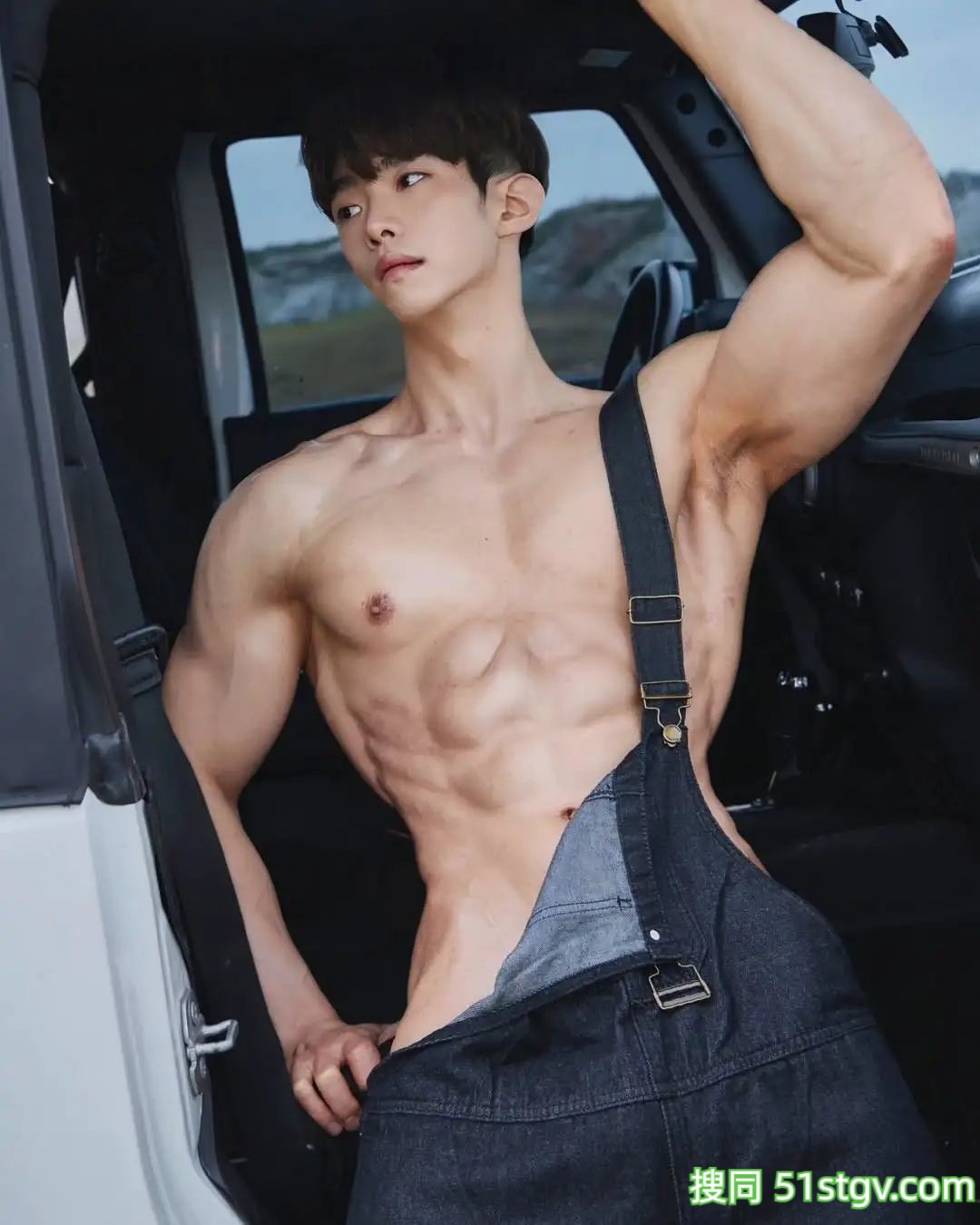 帅哥，青筋暴突 - 51虹马