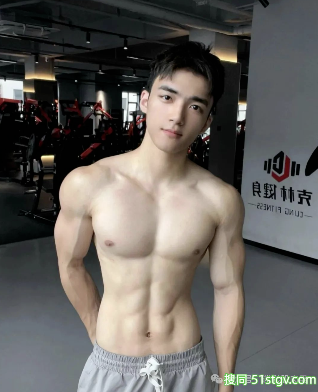 这白皮帅哥会是你的crush吗? - 51虹马 这白皮帅哥会是你的crush吗? - 51虹马