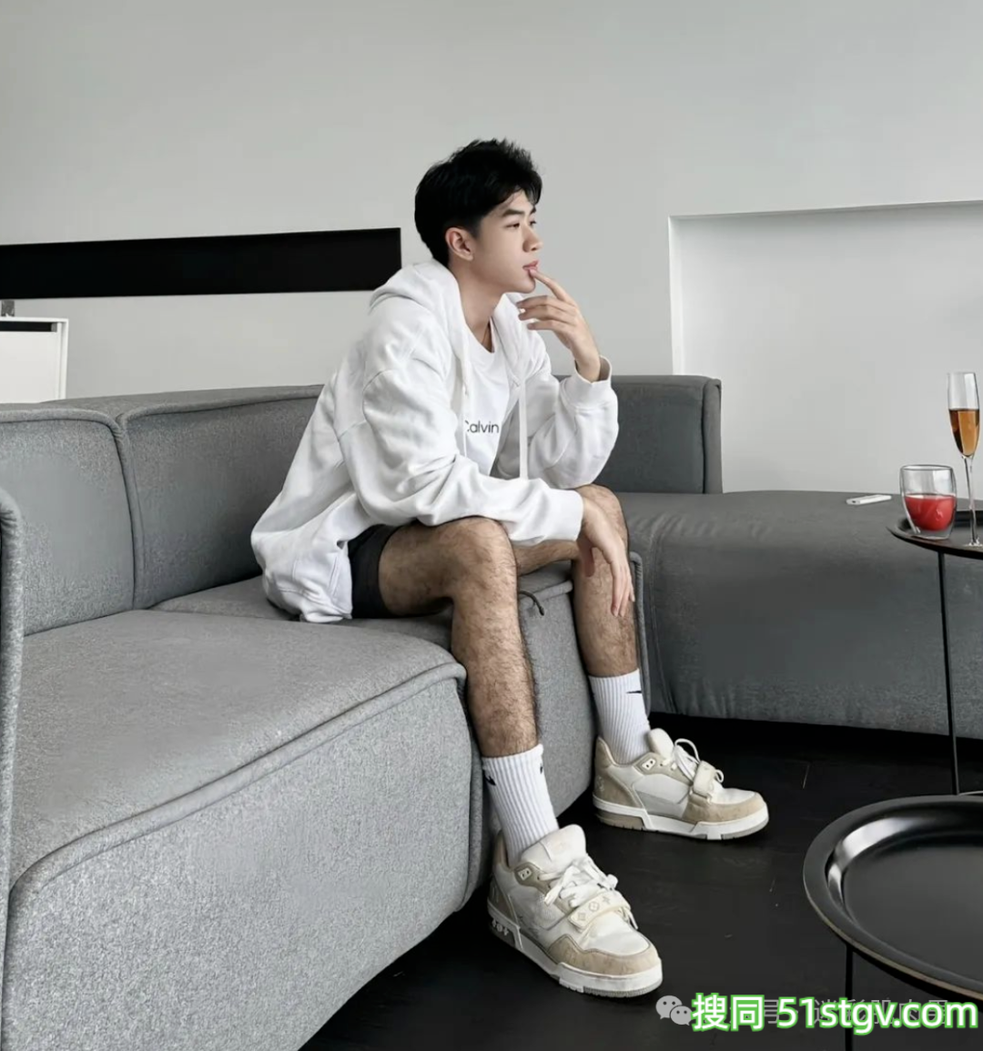 短裤湿透的长腿小哥! - 51虹马 短裤湿透的长腿小哥! - 51虹马