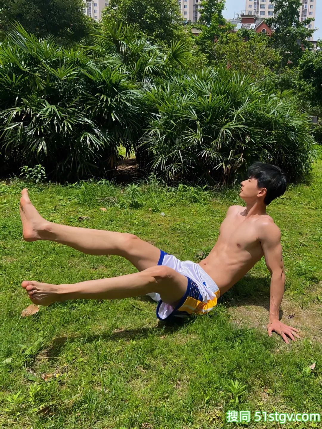 瘦瘦的小帅哥-51虹马