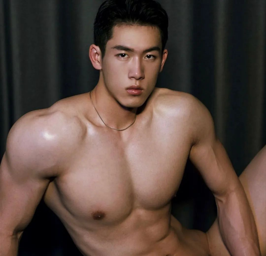 27岁巴黎海归男模,痞帅太平洋肩膀公狗腰,这大胸肌在温泉里泡着太撩人了 - 51虹马 27岁巴黎海归男模,痞帅太平洋肩膀公狗腰,这大胸肌在温泉里泡着太撩人了 - 51虹马