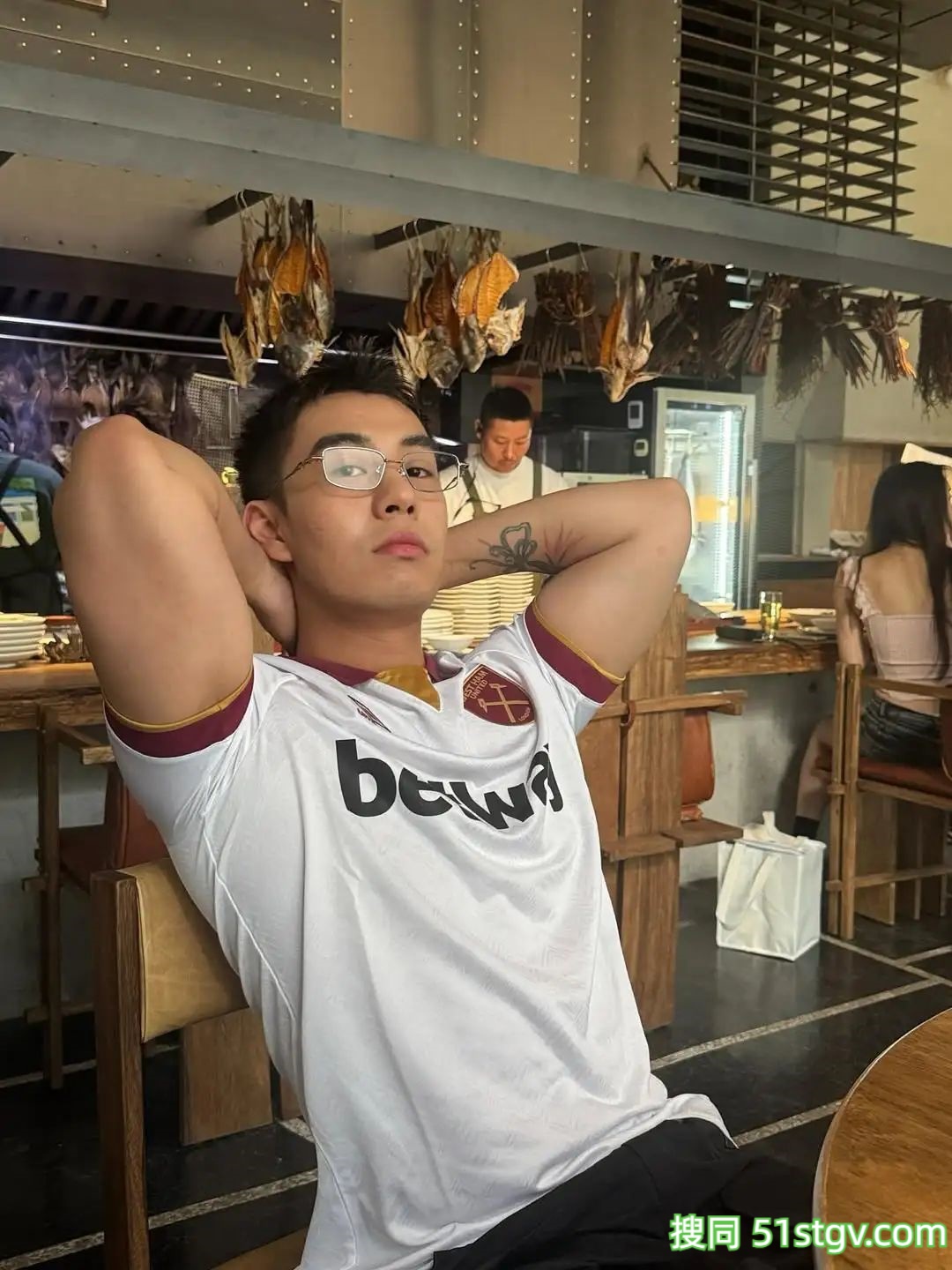 脂包肌帅哥，很有感觉 - 51虹马