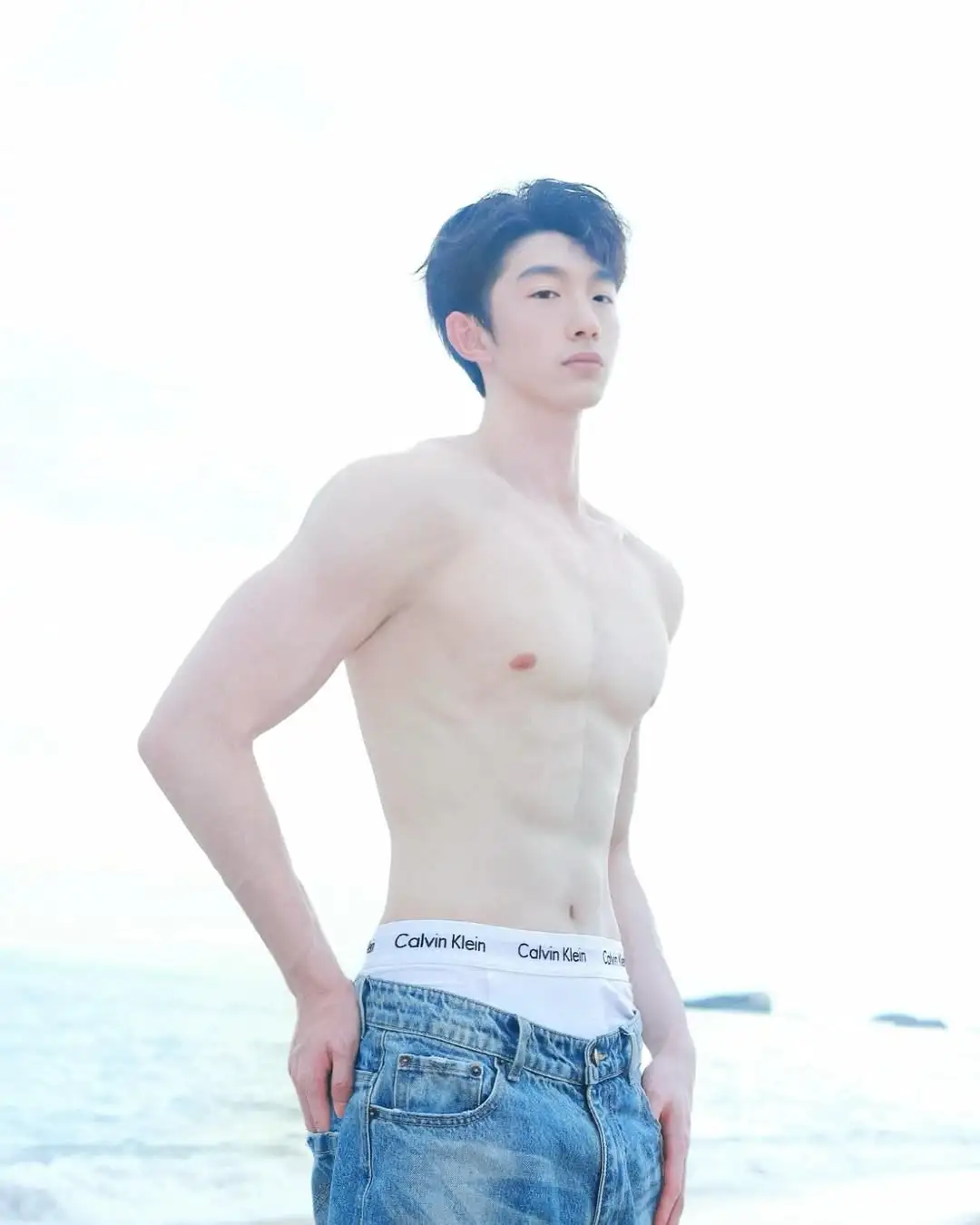 不是很帅，但是真的白嫩 - 51虹马