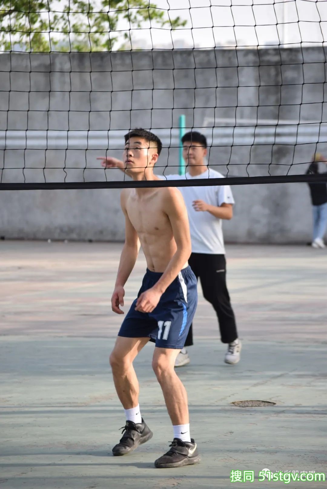 操场上打球扒衣服的体育生! - 51虹马 操场上打球扒衣服的体育生! - 51虹马