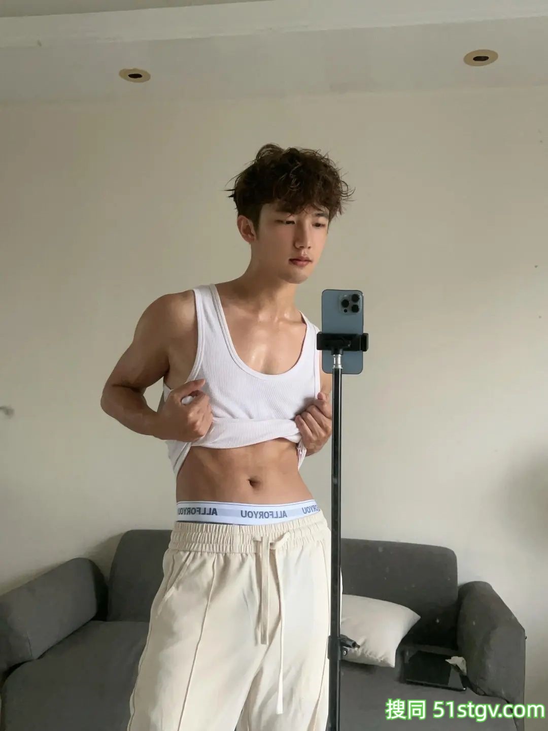 05薄肌小帅哥，少年感 - 51虹马