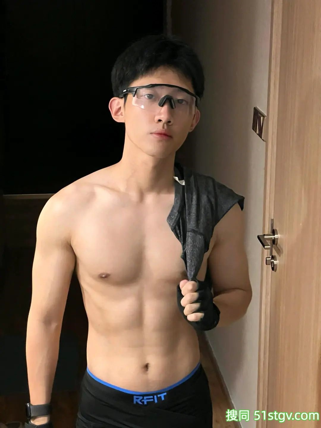 香香的男大学生-51虹马