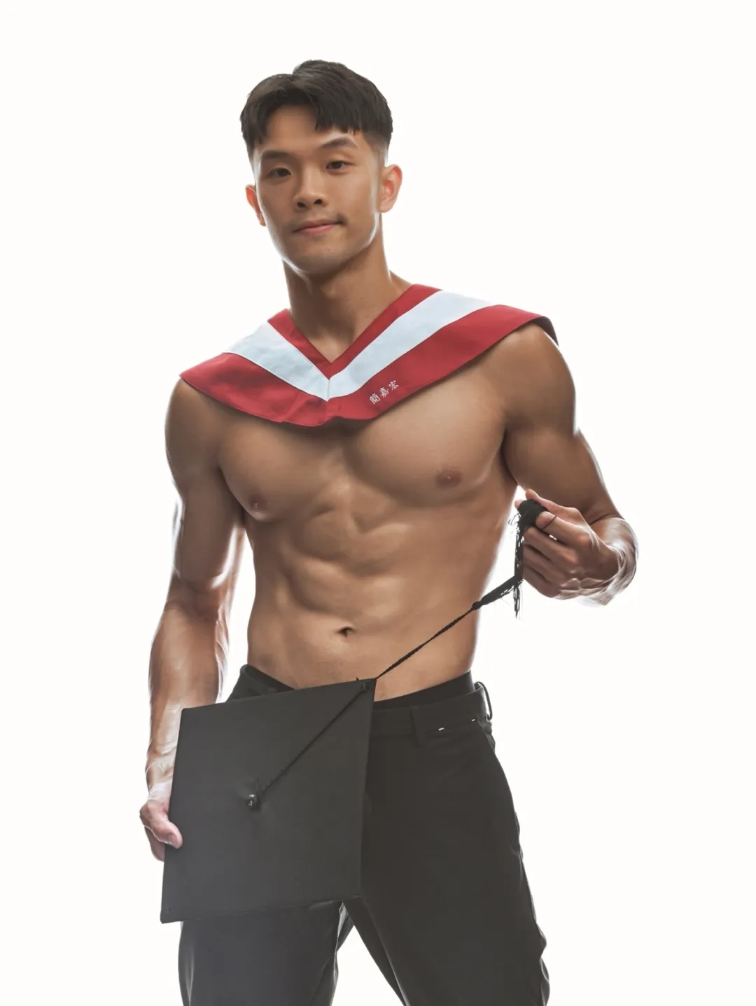 22岁台湾健身模特，炸裂南瓜肩拉丝胸大肌，这肉体谁扛得住？ - 51虹马