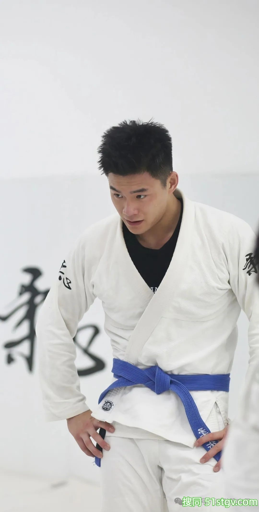 划龙舟的黑皮男耐力太强了!粗壮长腿湿透谁不心动! - 51虹马 划龙舟的黑皮男耐力太强了!粗壮长腿湿透谁不心动! - 51虹马