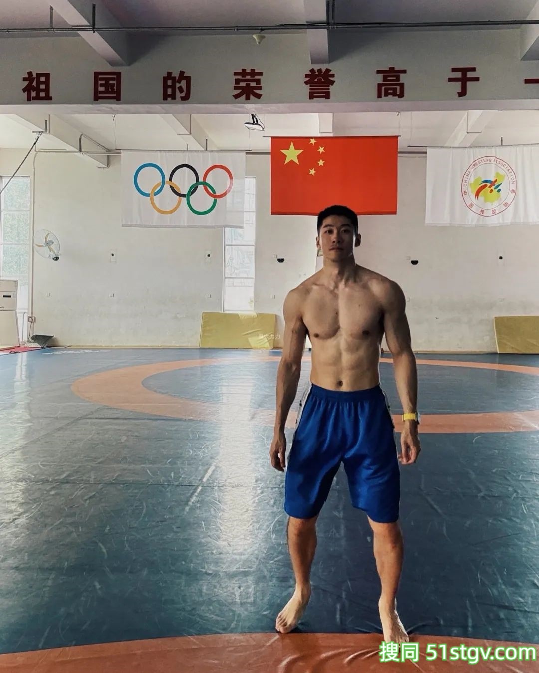 黑皮体育生，臭大力力 - 51虹马