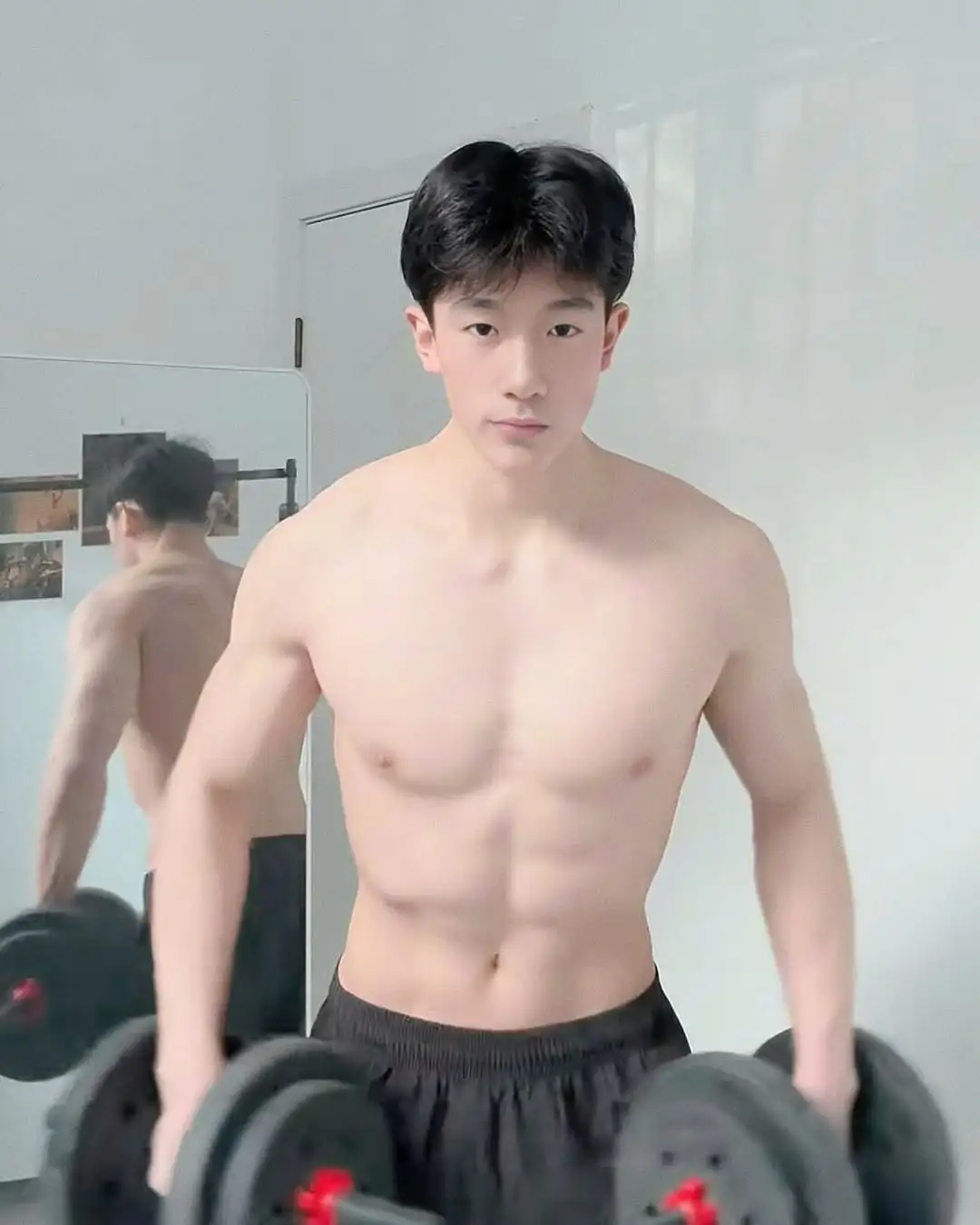 不是很帅，但是真的白嫩 - 51虹马