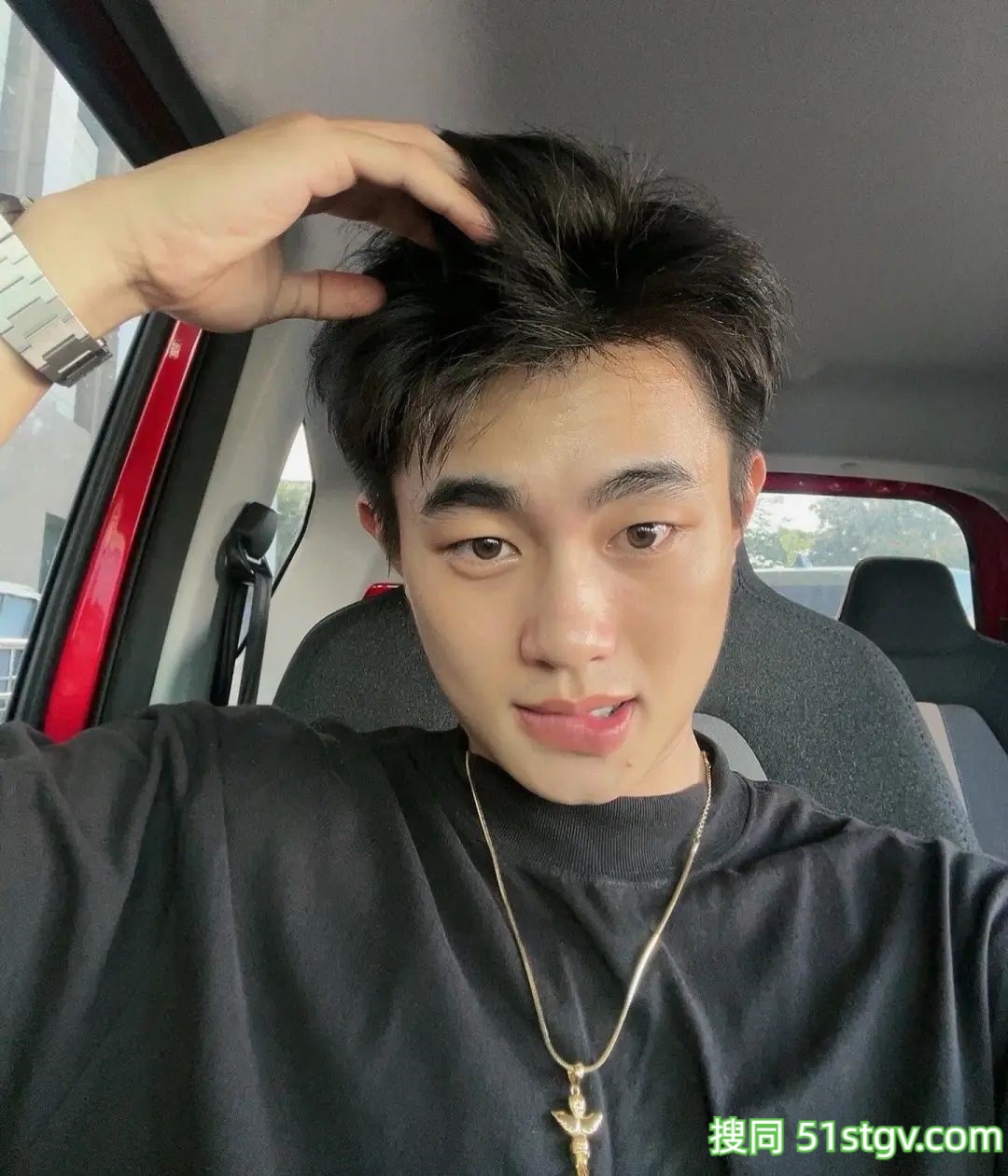 帅帅的男生，看着就好爽 - 51虹马