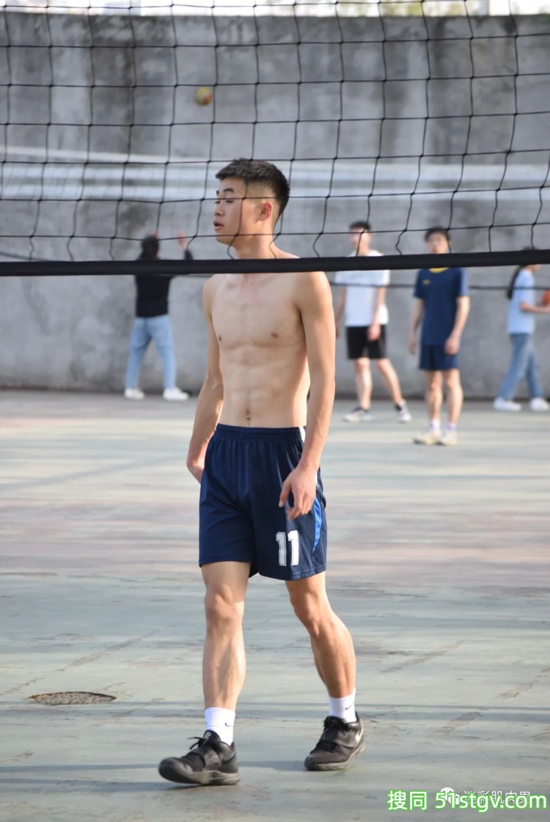 操场上打球扒衣服的体育生! - 51虹马 操场上打球扒衣服的体育生! - 51虹马