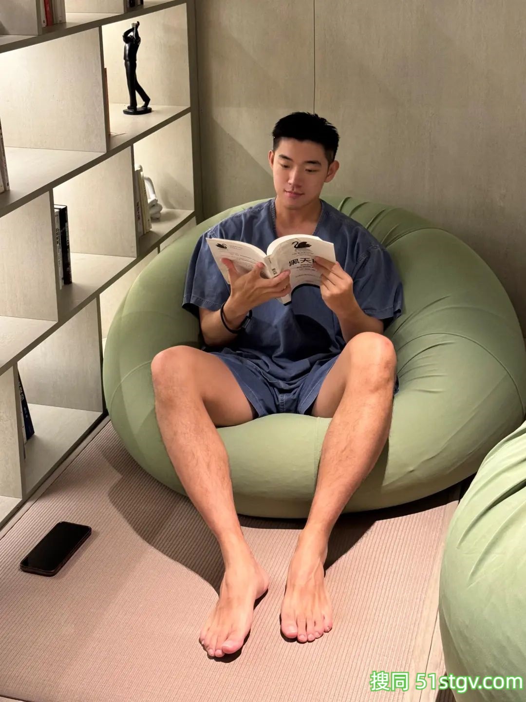 耐看的小哥哥，身材好 - 51虹马