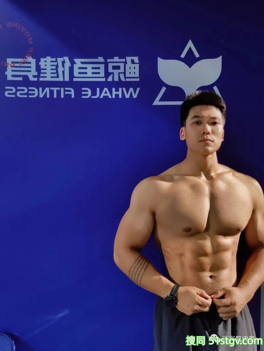 黝黑型男长得太好男人味十足！ - 51虹马