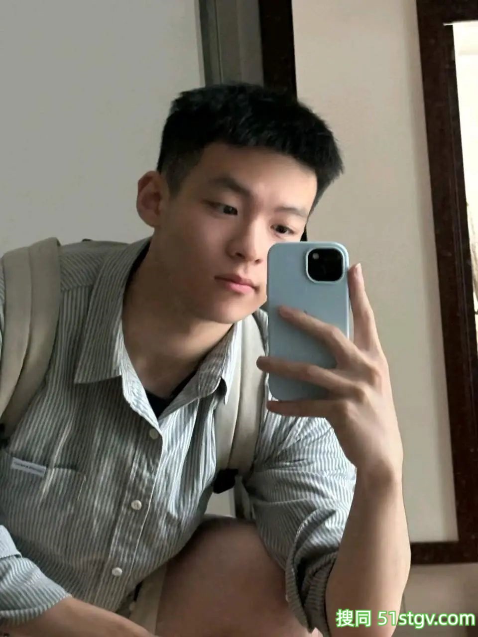 男大学生，三宣 - 51虹马