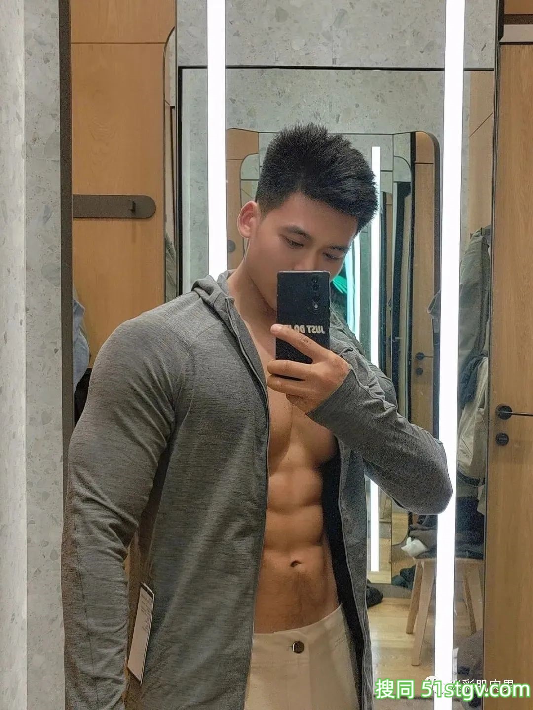 黝黑型男长得太好男人味十足！ - 51虹马