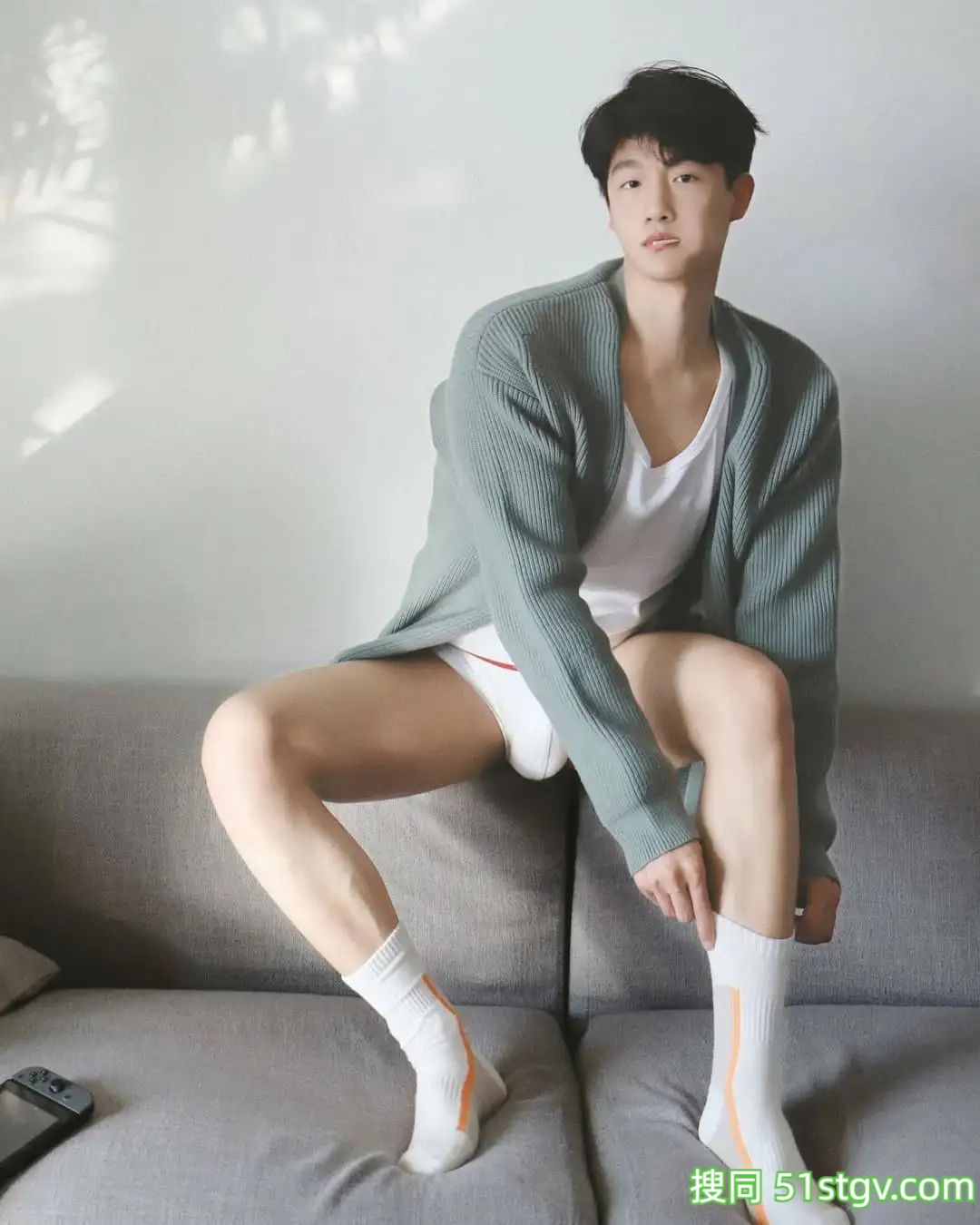 不是很帅，但是真的白嫩 - 51虹马