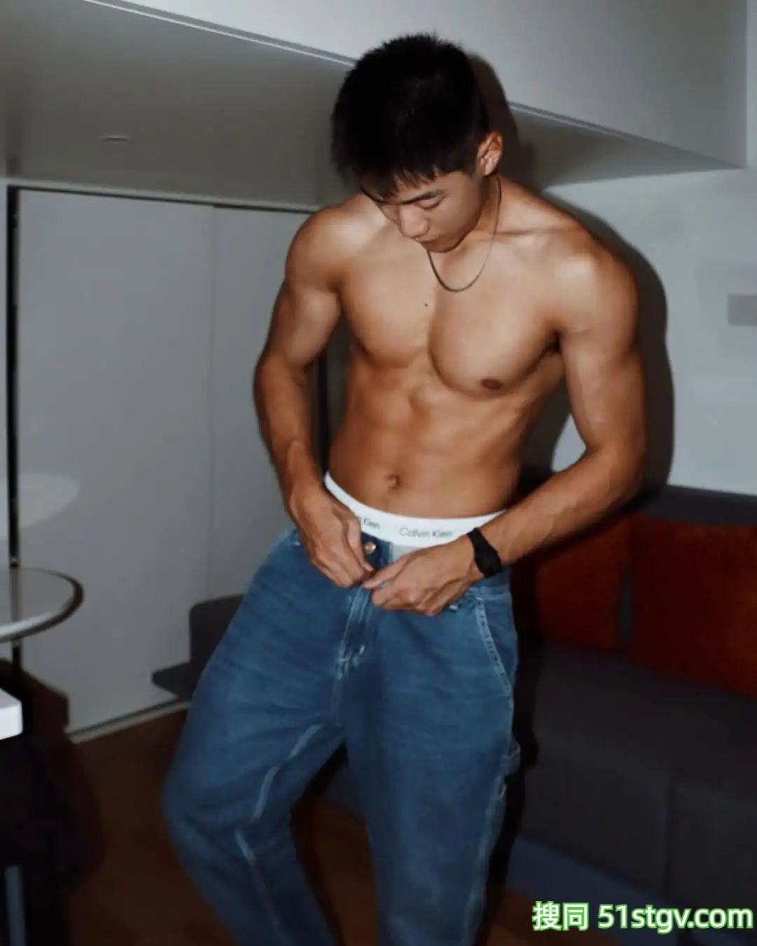 黑皮体育生，臭大力力 - 51虹马