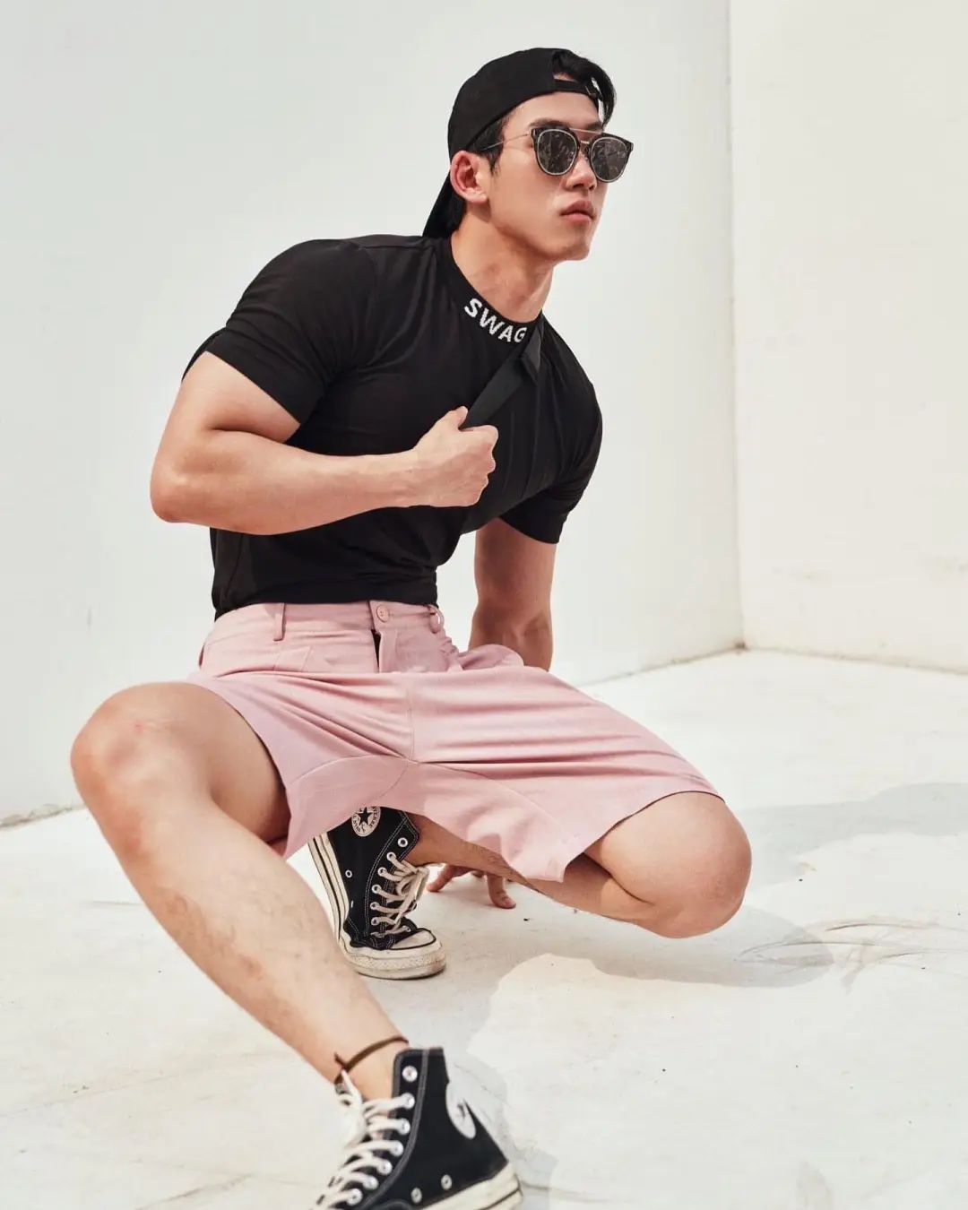 27岁巴黎海归男模,痞帅太平洋肩膀公狗腰,这大胸肌在温泉里泡着太撩人了 - 51虹马 27岁巴黎海归男模,痞帅太平洋肩膀公狗腰,这大胸肌在温泉里泡着太撩人了 - 51虹马