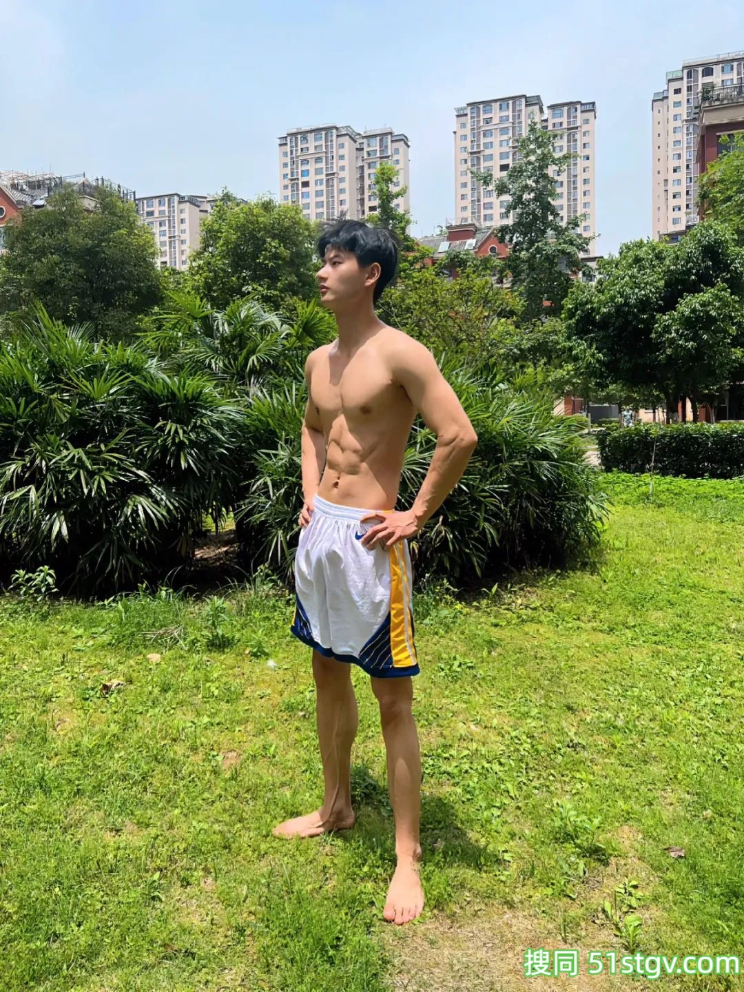 瘦瘦的小帅哥 - 51虹马