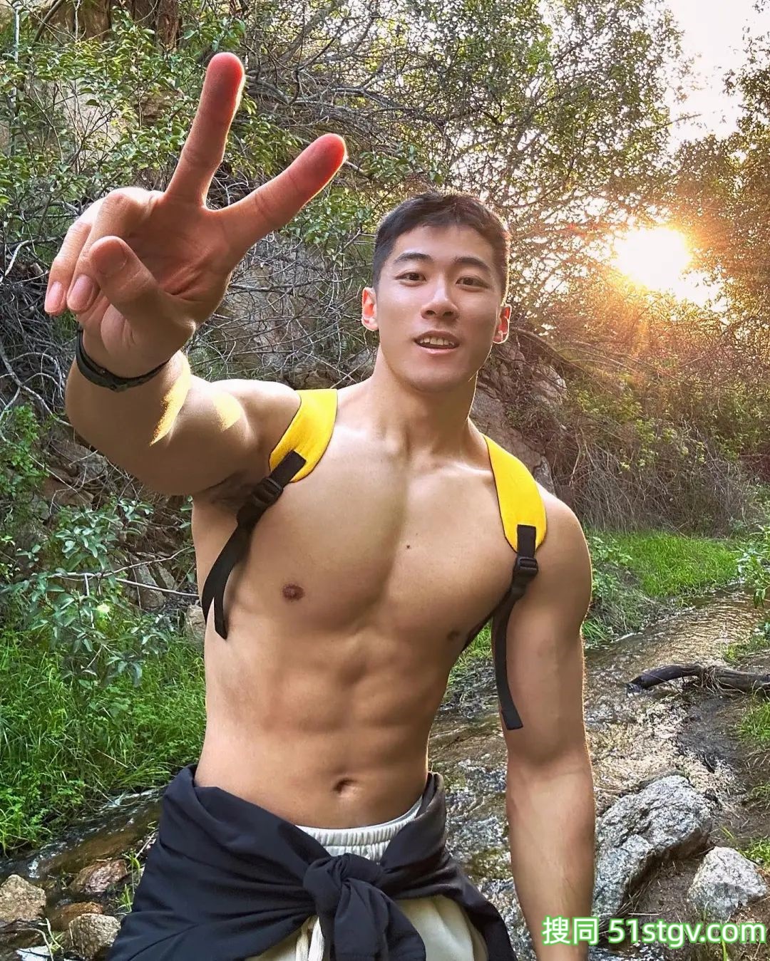 黑皮体育生，臭大力力 - 51虹马