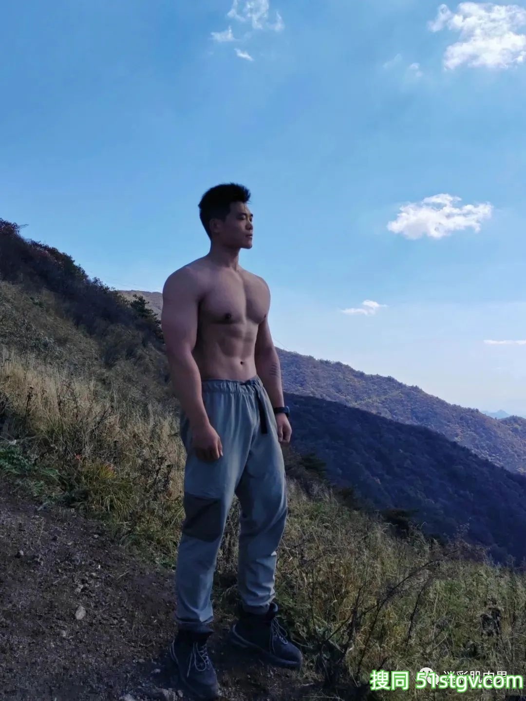 黝黑型男长得太好男人味十足！ - 51虹马