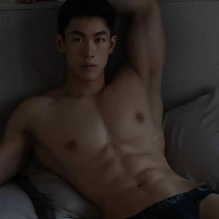 27岁巴黎海归男模,痞帅太平洋肩膀公狗腰,这大胸肌在温泉里泡着太撩人了 - 51虹马 27岁巴黎海归男模,痞帅太平洋肩膀公狗腰,这大胸肌在温泉里泡着太撩人了 - 51虹马