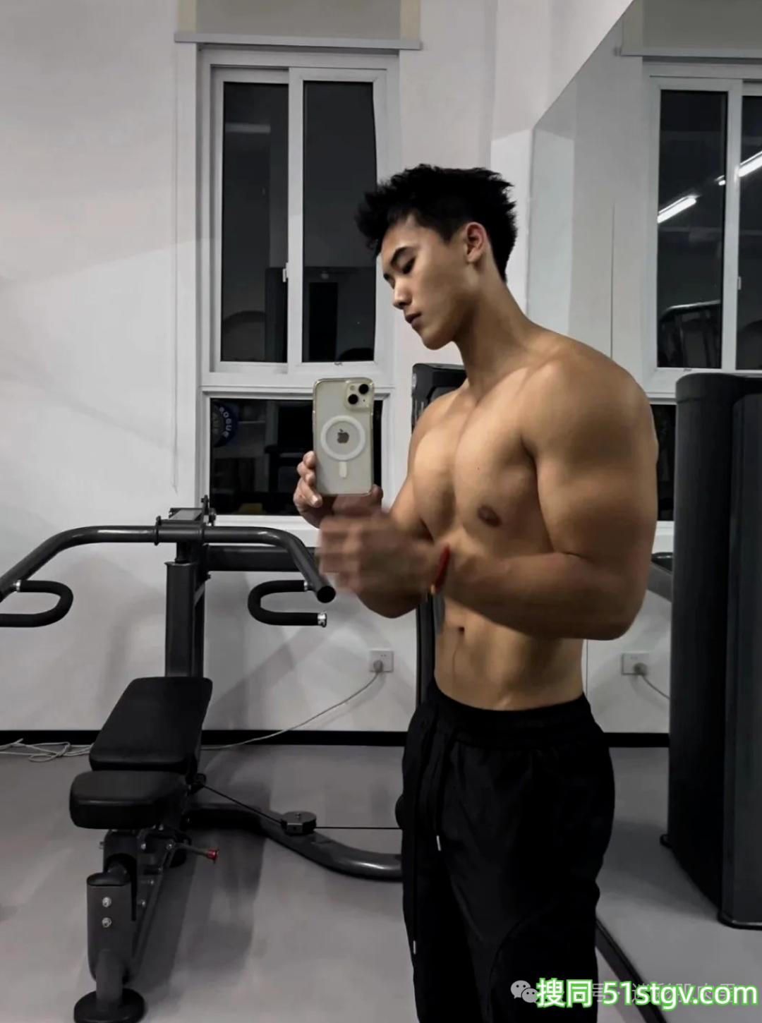 185CM黑皮男，05年的他长的太棒! - 51虹马