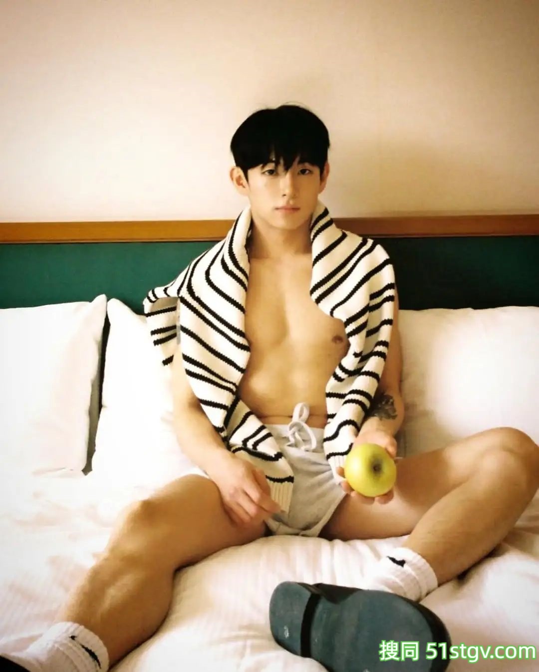 薄肌小奶狗，有点帅 - 51虹马