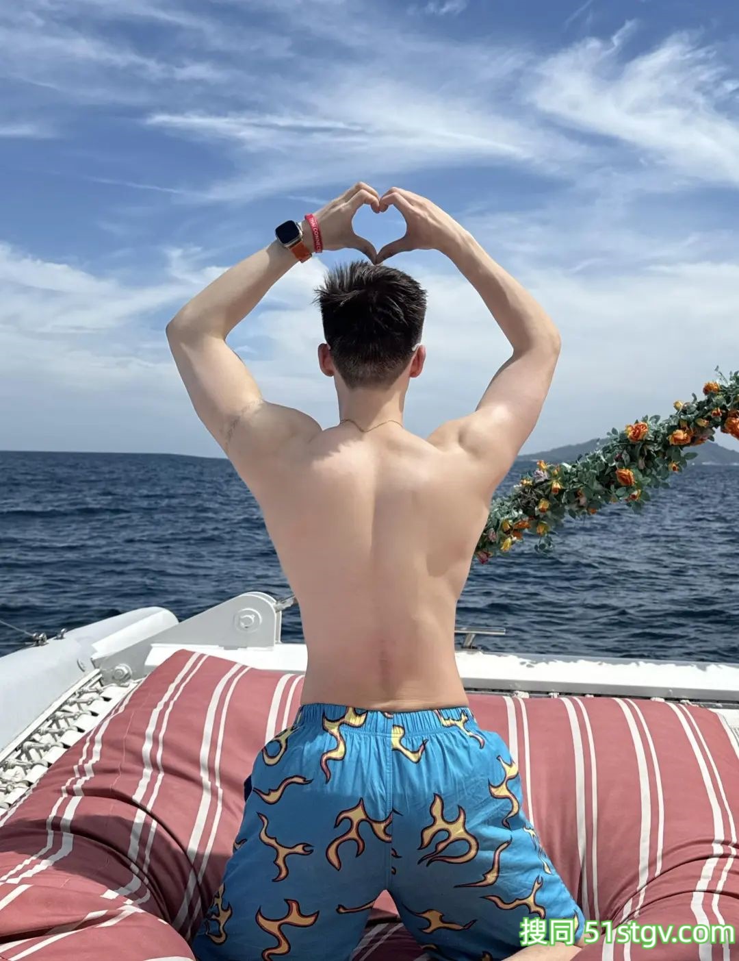 奶香奶香的帅哥哥 - 51虹马