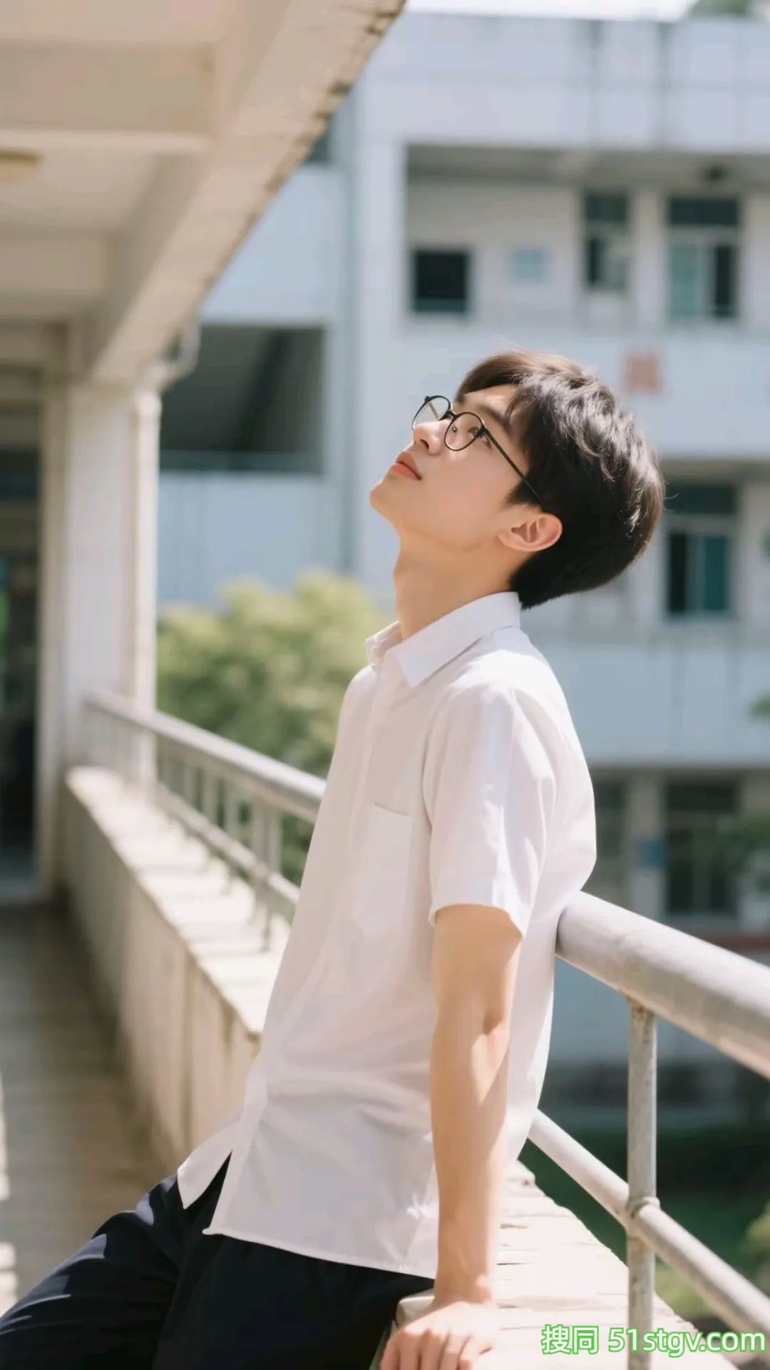 青涩的校草，长得帅还是大学霸 - 51虹马