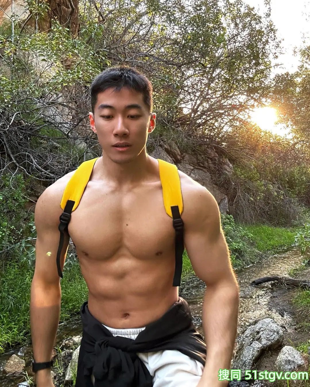 黑皮体育生，臭大力力 - 51虹马