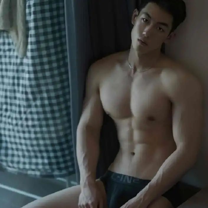 27岁巴黎海归男模,痞帅太平洋肩膀公狗腰,这大胸肌在温泉里泡着太撩人了 - 51虹马 27岁巴黎海归男模,痞帅太平洋肩膀公狗腰,这大胸肌在温泉里泡着太撩人了 - 51虹马