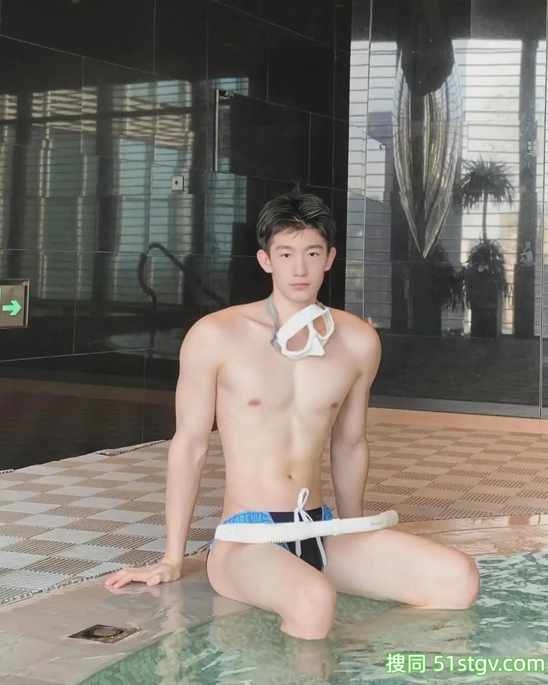 不是很帅，但是真的白嫩 - 51虹马