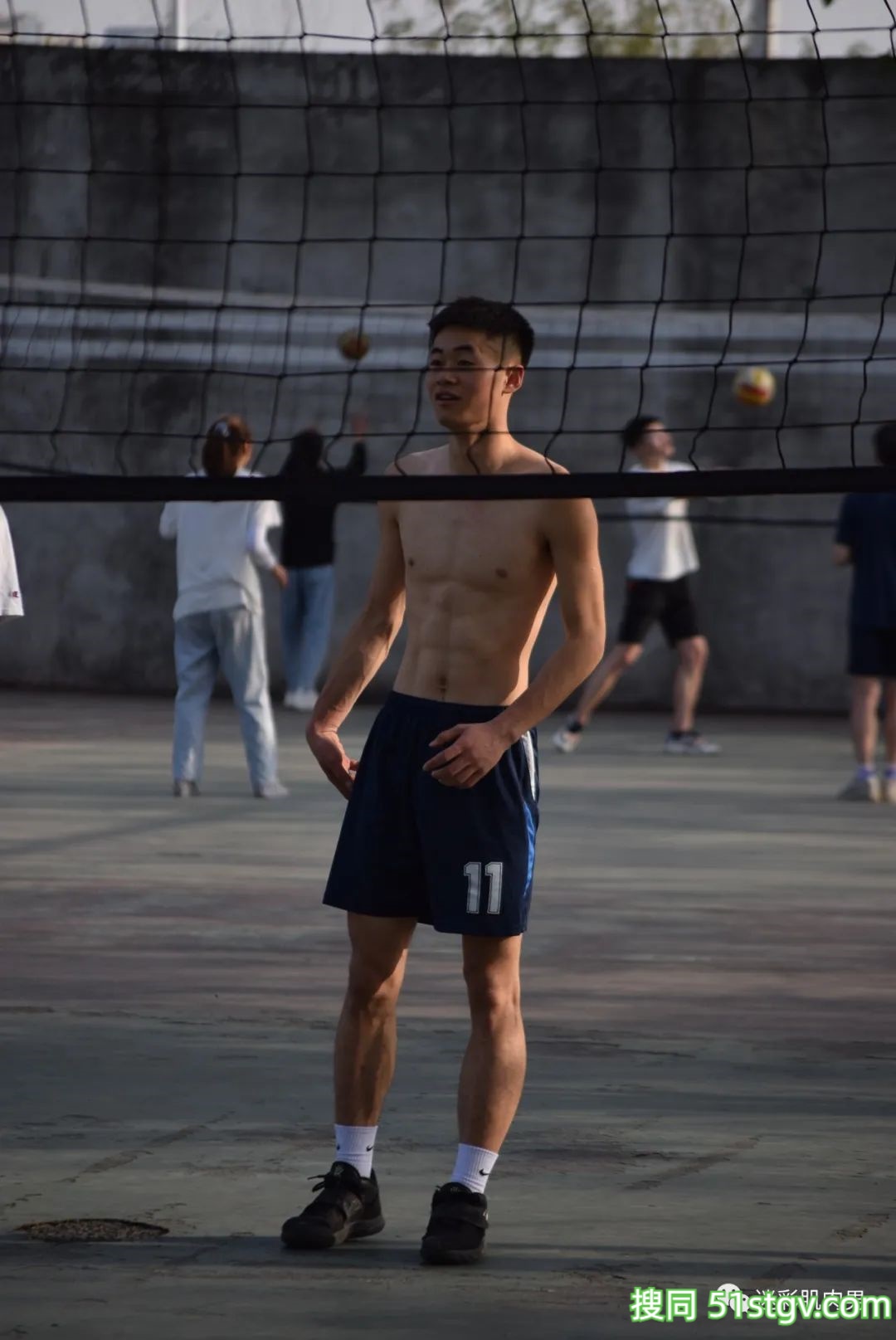 操场上打球扒衣服的体育生! - 51虹马 操场上打球扒衣服的体育生! - 51虹马