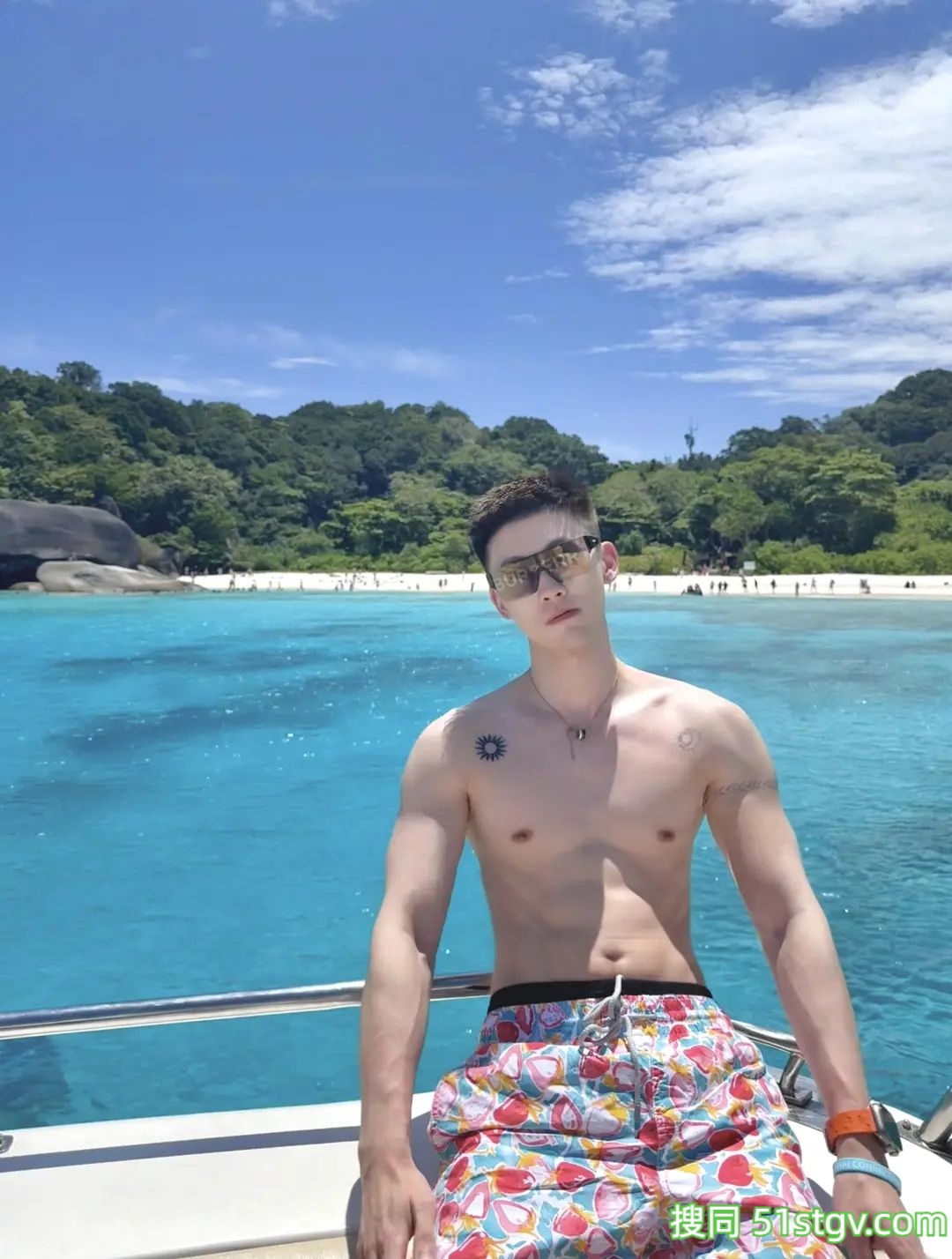 奶香奶香的帅哥哥 - 51虹马