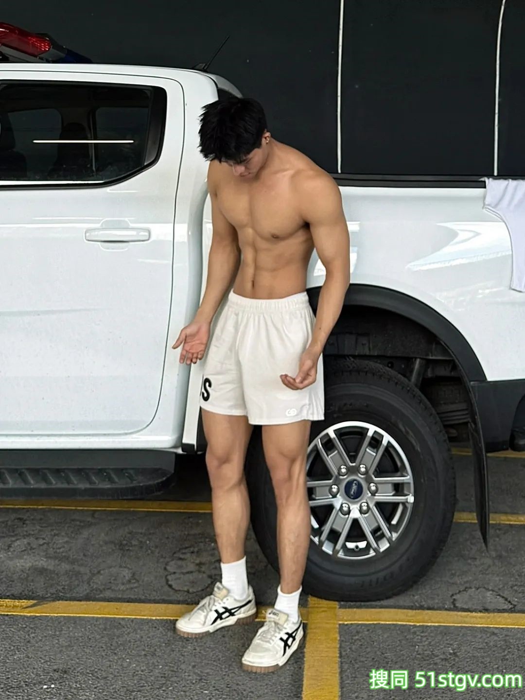 壮硕的黑皮体育生top1 - 51虹马