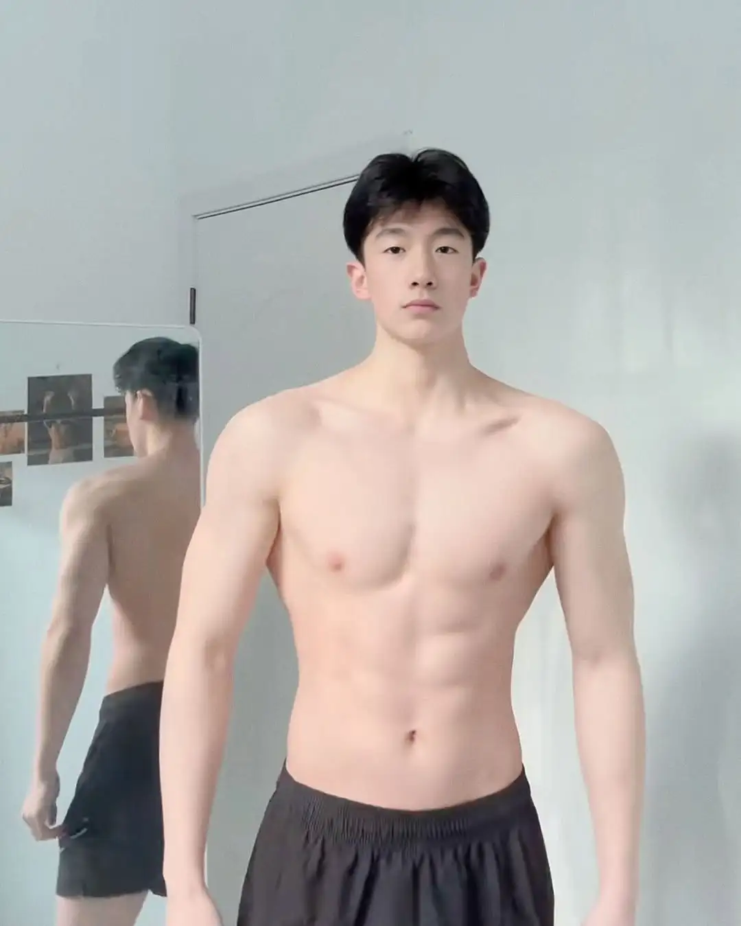 不是很帅，但是真的白嫩 - 51虹马